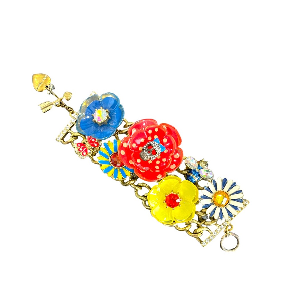 SALE!!! Betsy Johnson Vintage statement toggle bracelet.